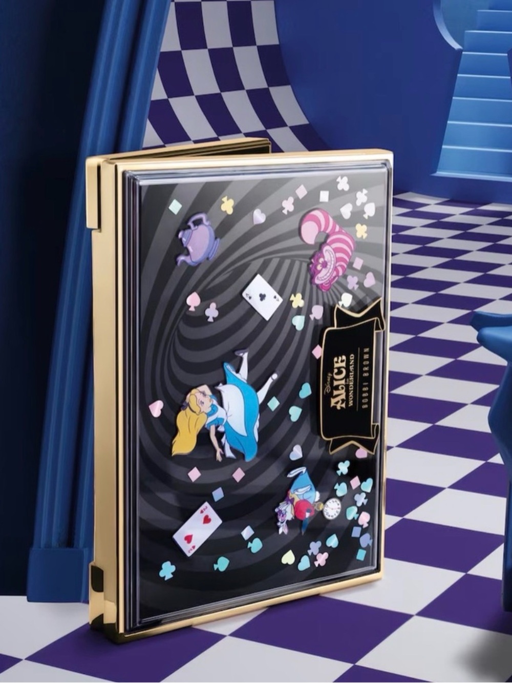 BOBBI BROWN x DISNEY ALICE IN
WONDERLAND EYE SHADOW
PALETTE METALLIC NWT
